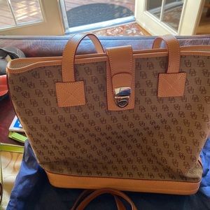 Dooney and Bourke purse